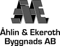 Logotyp för Åhlin & Ekeroth Byggnads AB med stiliserade bokstäver ovanför