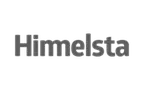 Logotyp med texten "Himelsta" i grått på vit bakgrund.